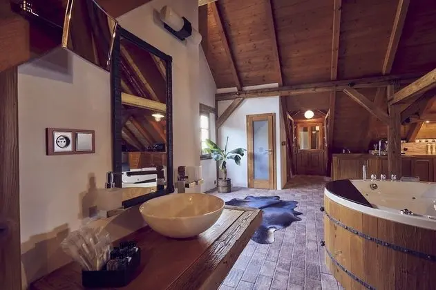 Apartment 4 with Castle View