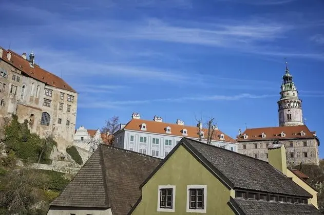 Apartment 4 with Castle View