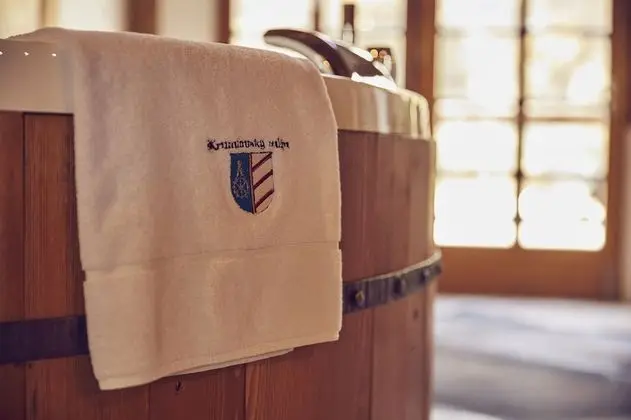 Apartment 4 with Castle View