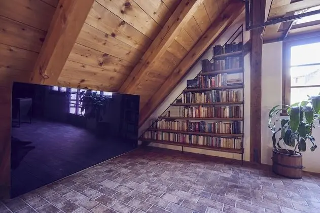 Apartment 4 with Castle View