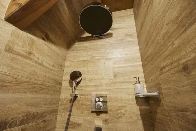 Apartment 4 with Castle View