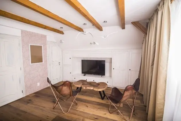 Deluxe Tek Büyük Yataklı Oda