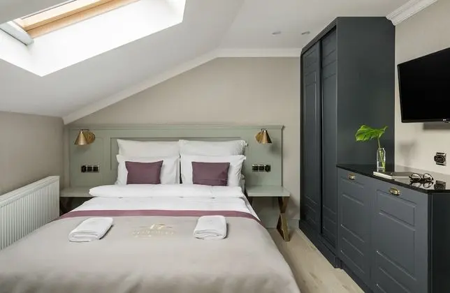 Standard Tek Büyük Yataklı Oda