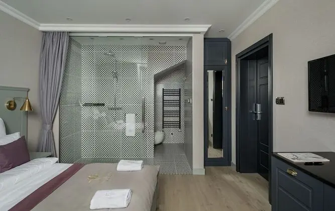 Standard Tek Büyük Yataklı Oda