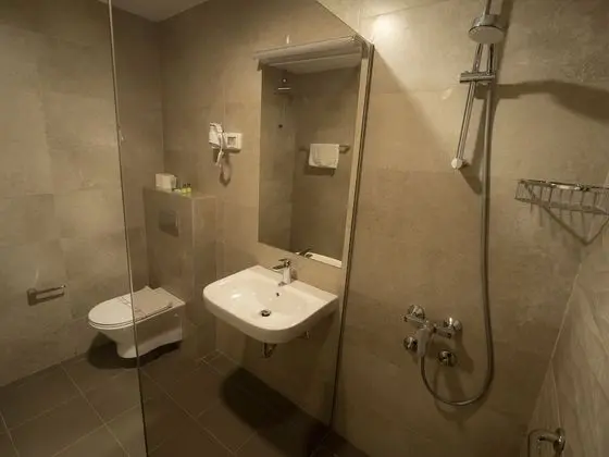 Üç Kişilik Oda, Balkon
