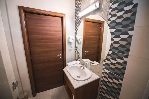 Standard Tek Büyük Yataklı Oda