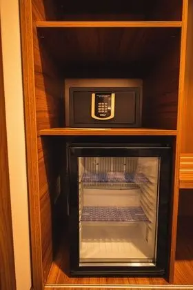 Üç Kişilik Oda