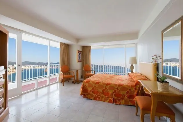 Standard Room,1 King Bed, Ocean View
