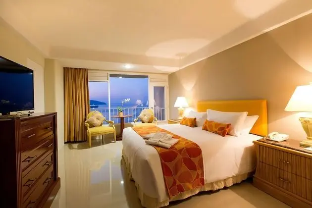 Standard Room,1 King Bed, Ocean View