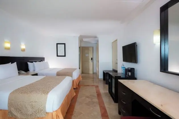 Luxury Tek Büyük Yataklı Oda, 2 Çift Kişilik Yatak, Balkon, Okyanus Manzaralı