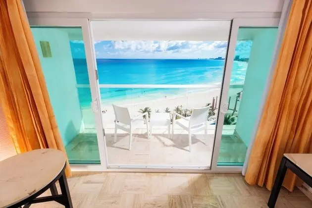 Luxury Tek Büyük Yataklı Oda, 2 Çift Kişilik Yatak, Balkon, Okyanus Manzaralı