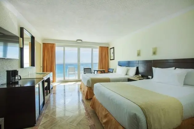 Luxury Tek Büyük Yataklı Oda, 2 Çift Kişilik Yatak, Balkon, Okyanus Manzaralı