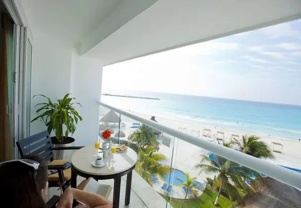 Luxury Tek Büyük Yataklı Oda, 2 Çift Kişilik Yatak, Balkon, Okyanus Manzaralı