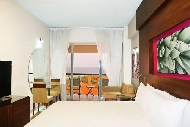 Deluxe Room King
