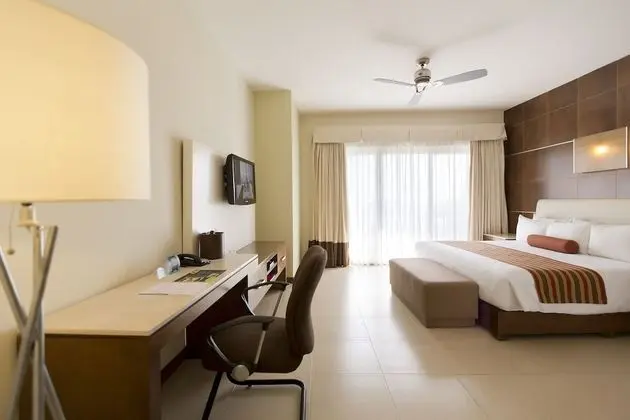 Standard Room, 1 King Bed (Free Beach Club Access)