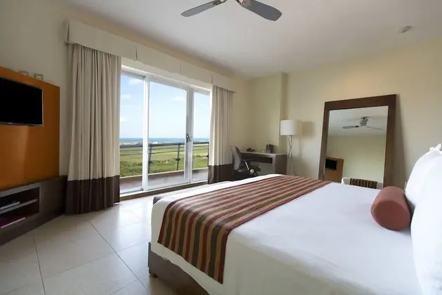 Standard Room, 1 King Bed (Free Beach Club Access)