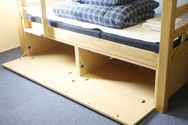 Oda, Karma Ranzalı Oda, Sigara İçilmez, Ortak Banyo (6-Person)