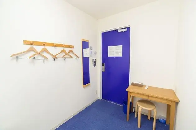 Tek Büyük Yataklı Oda (Shared Bathroom)