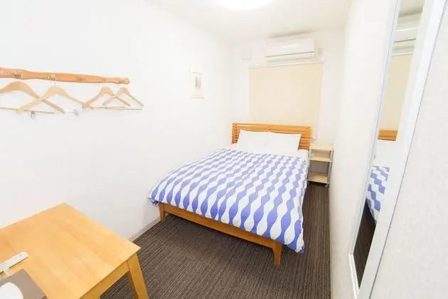 Tek Büyük Yataklı Oda (Shared Bathroom)