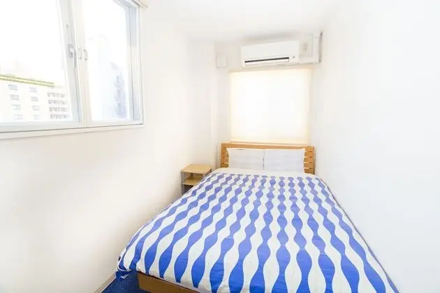 Tek Büyük Yataklı Oda (Shared Bathroom)