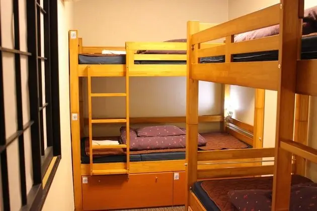 Dört Kişilik Oda, Banyolu/Duşlu