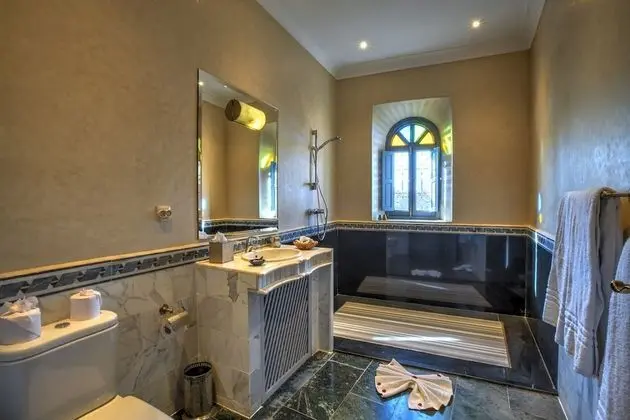 Superior Tek Büyük veya İki Ayrı Yataklı Oda