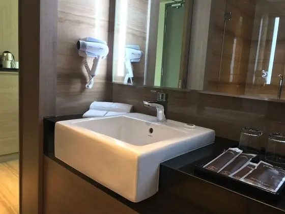 Deluxe Twin B