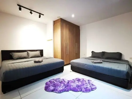 Stüdyo (D' Pillow B-21-18)