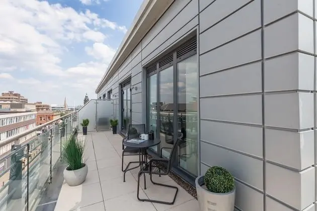 Executive Penthouse Studio