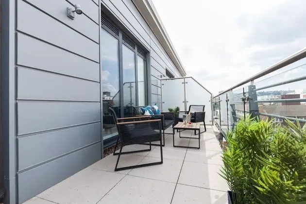 Penthouse Studio