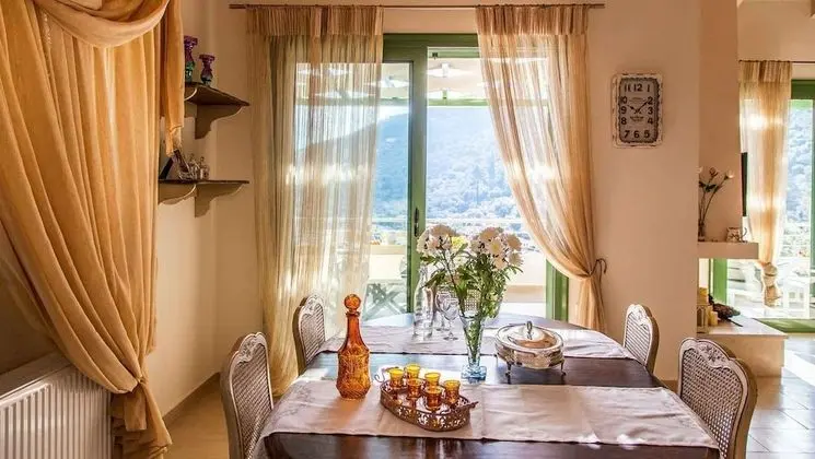 Villa (Daphne)