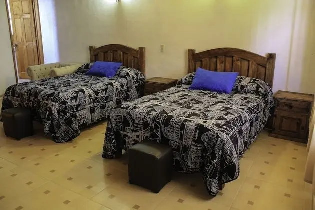 Traditional Tek Büyük Yataklı Oda