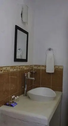 Traditional Tek Büyük Yataklı Oda