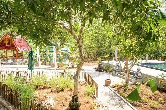 Deluxe Bungalov, Bahçe Manzaralı