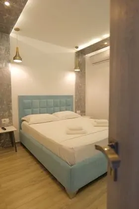 Tek Büyük Yataklı Oda, Balkon