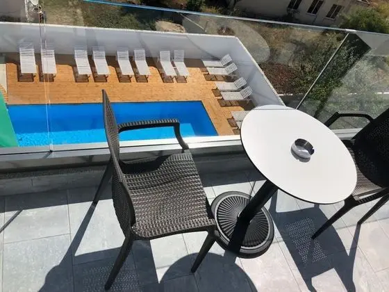 Tek Büyük Yataklı Oda, Balkon