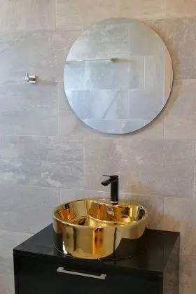 Tek Büyük Yataklı Oda, Balkon