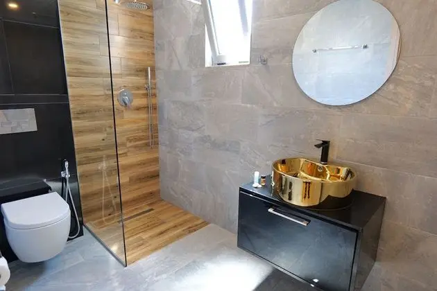 Tek Büyük Yataklı Oda, Balkon