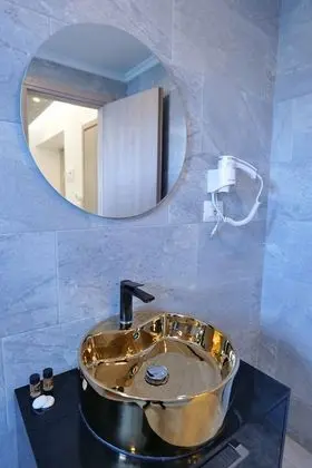 Tek Büyük Yataklı Oda, Balkon