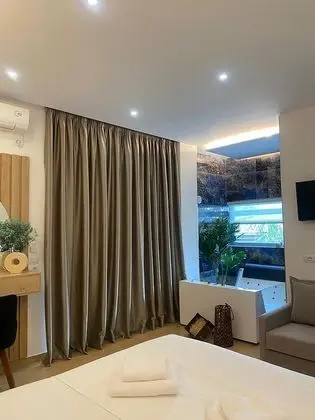 Üç Kişilik Oda
