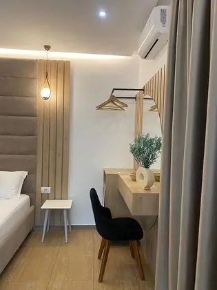 Üç Kişilik Oda