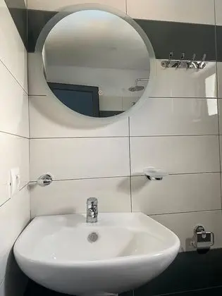 Üç Kişilik Oda