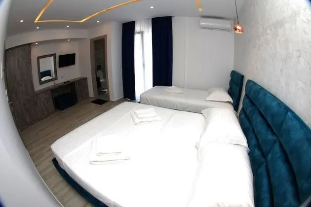 Üç Kişilik Oda, Balkon