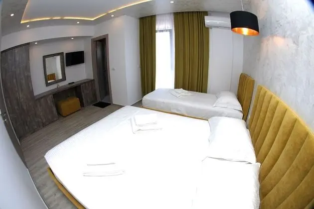 Üç Kişilik Oda, Balkon