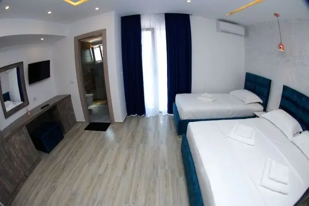 Üç Kişilik Oda, Balkon