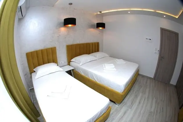 Üç Kişilik Oda, Balkon