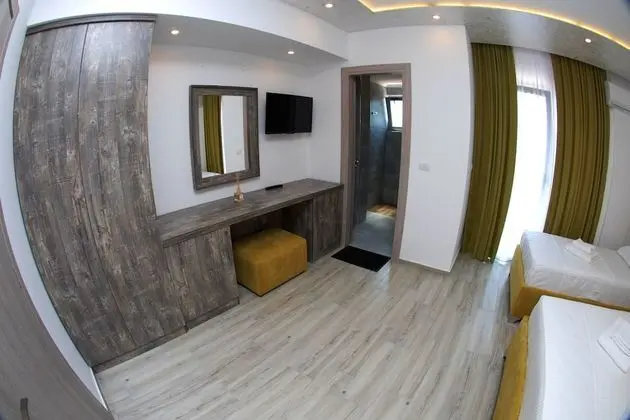 Üç Kişilik Oda, Balkon