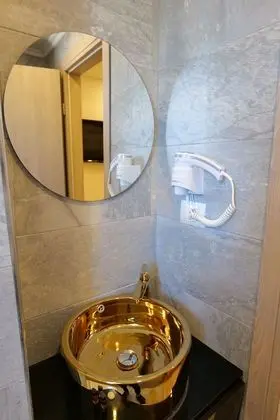 Üç Kişilik Oda, Balkon