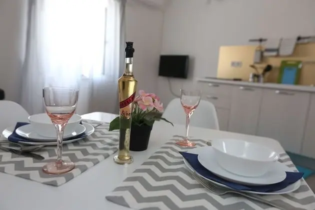 Apart Daire, Havuz Manzaralı