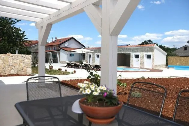 Apart Daire, Teras, Havuz Manzaralı